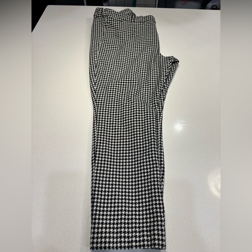 Old Navy Pixie Pants - image 7